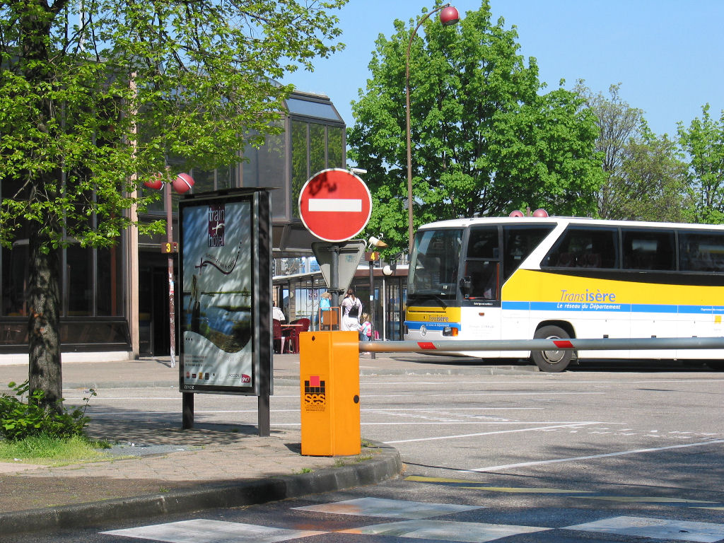 Barrière automatique de gare routière